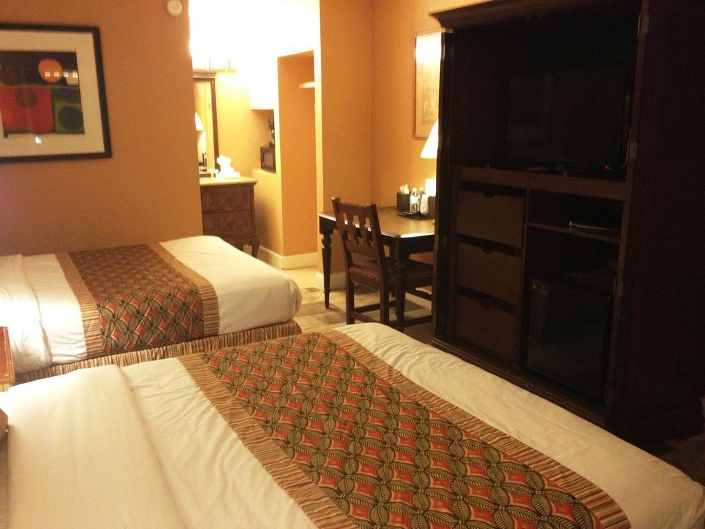 Monroe'S On The Lake Hotel & Banquet Hall Sanford Bilik gambar